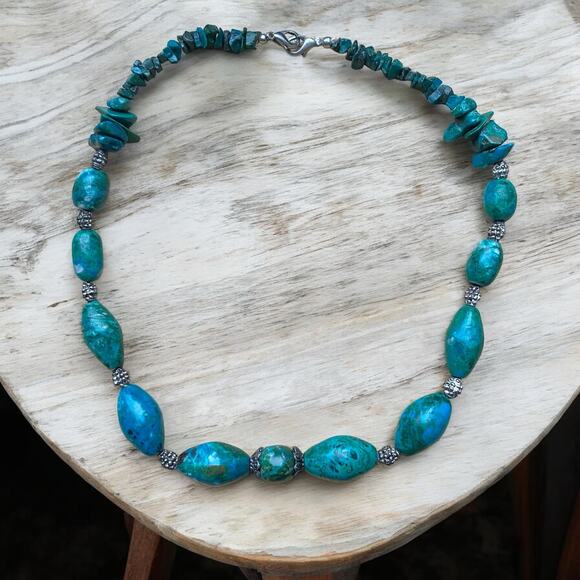 Beautiful Graduated Turquoise Nugget and Chip Bead Choker Necklace 17” Bohemian - Picture 1 of 5
